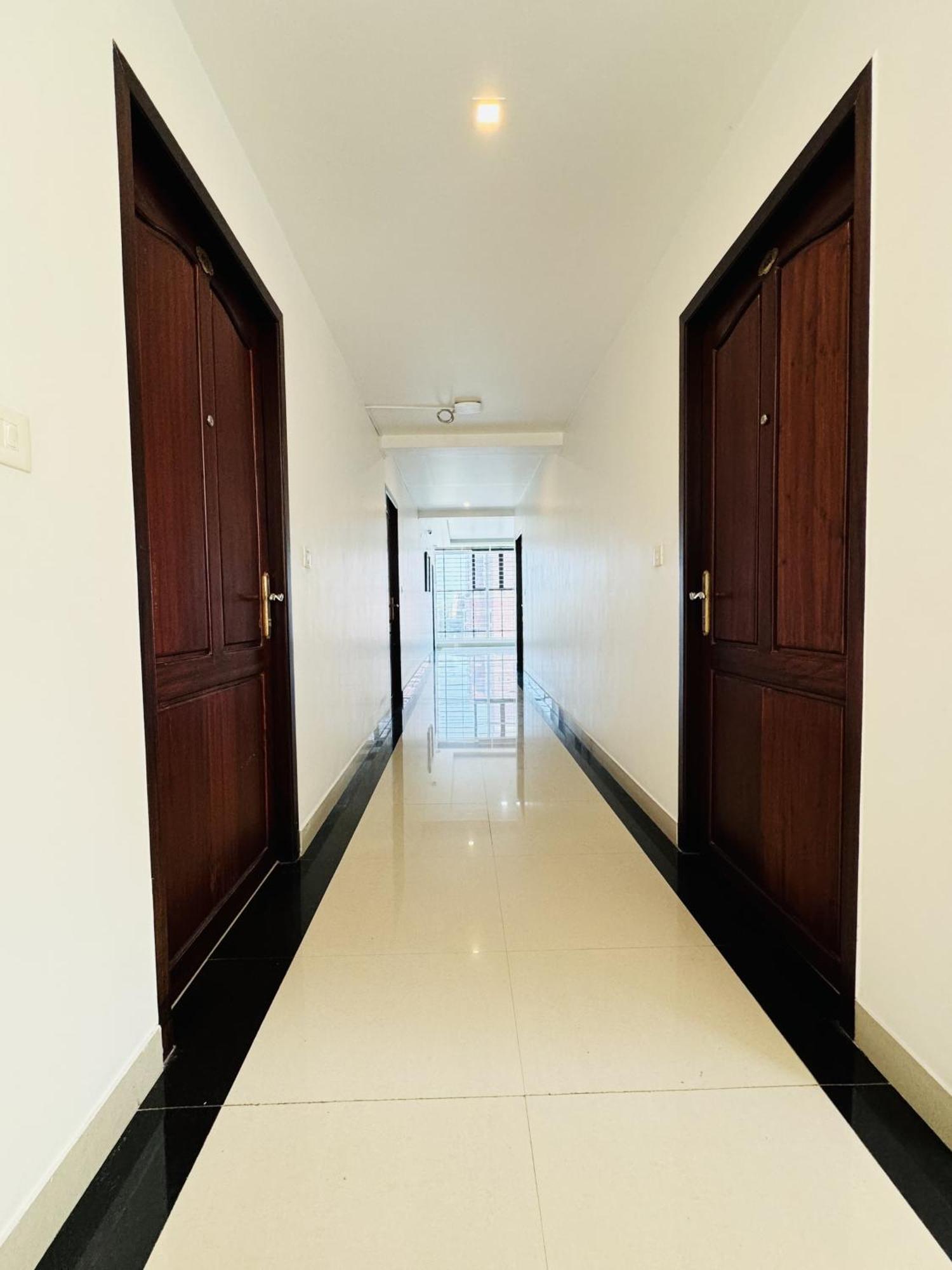 Royal International Hotel Trippapur Zewnętrze zdjęcie